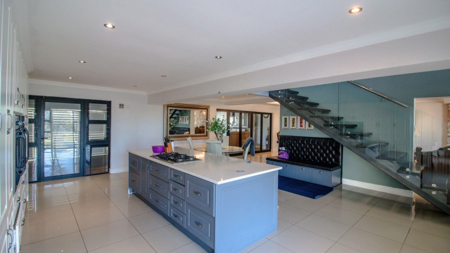 6 Bedroom Property for Sale in Gonubie Eastern Cape